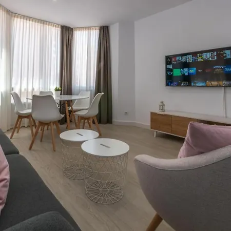 Beachfront 1br Centre - Palmeras
