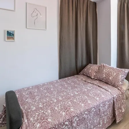 Beachfront 1br Centre - Palmeras Apartment